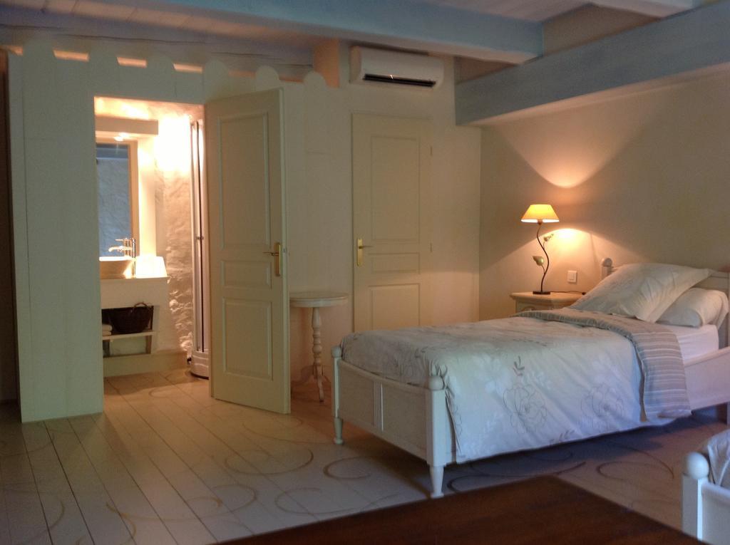 Maison D'Hotes Les Chambres De Mon Moulin Pégomas Rom bilde